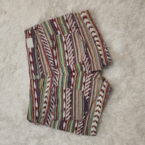 Celebrity Pink 5/27 short - Picture 4 of 4